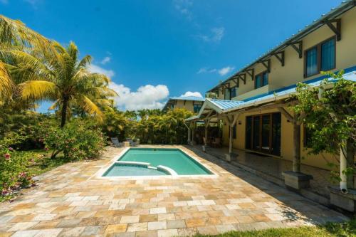 villa-side-view