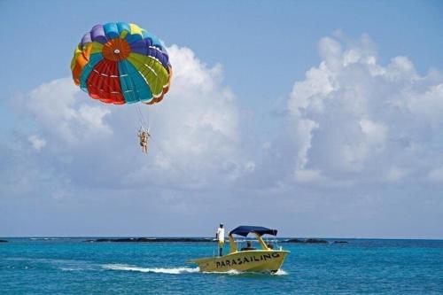 parasailing